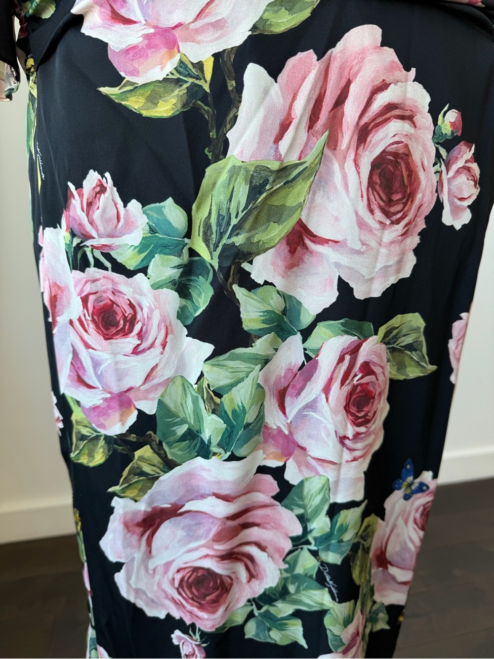 Dolce & Gabbana Silk Dress with Pink Rose Print 🌹 - Picture 15 of 16